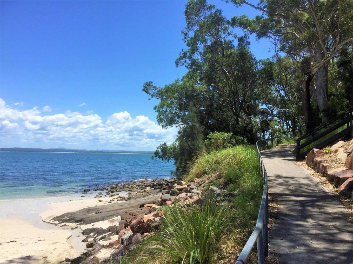 Dutchie'S Sand & Sea Beach House - Easy Walk To The Beach เนลสันเบย์ ภายนอก รูปภาพ